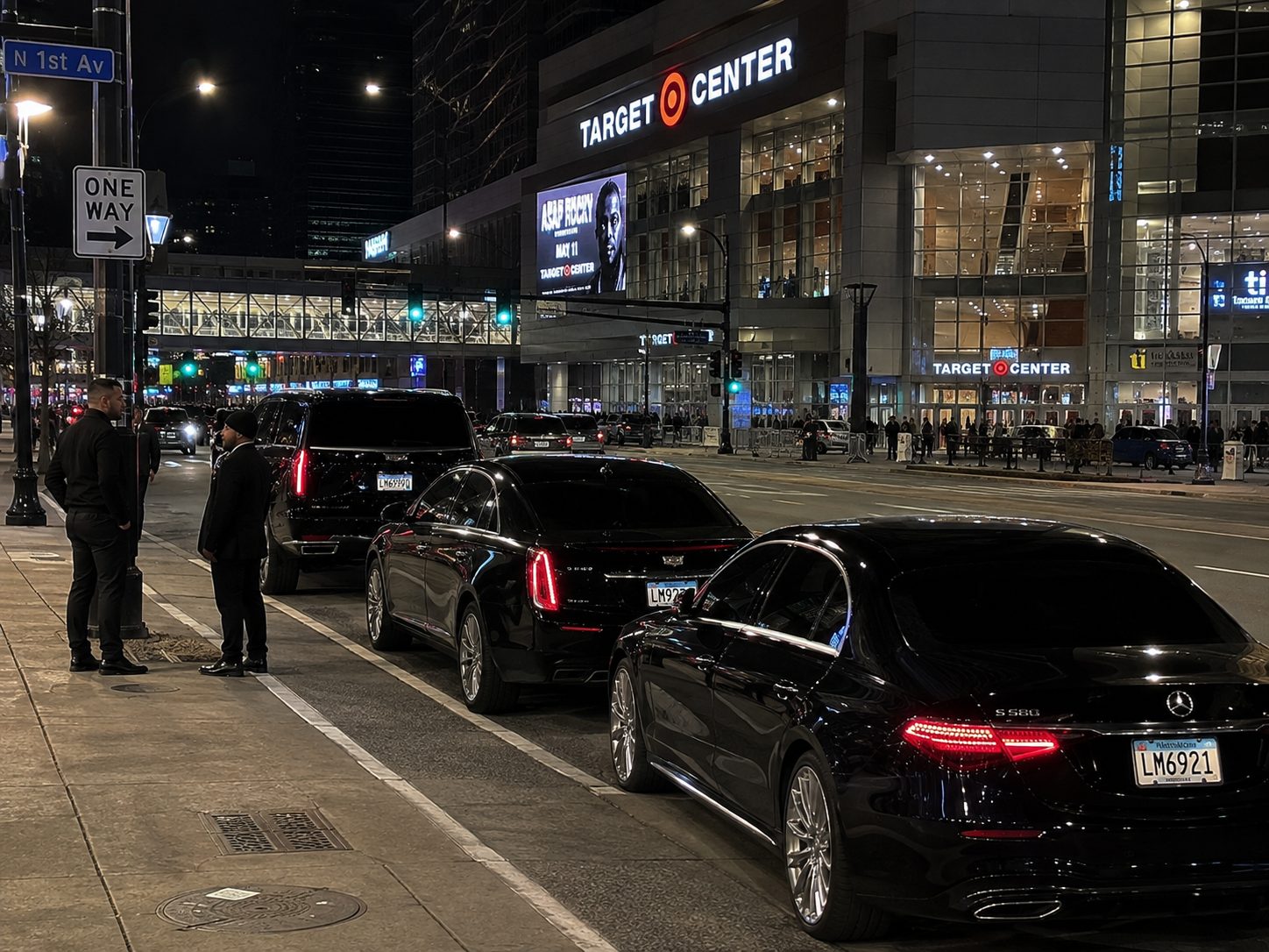 MSP Black Limo chauffeured vehicle